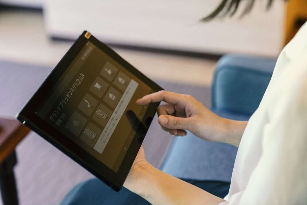 備え付けのタブレット