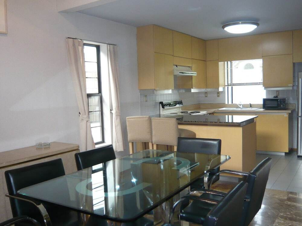 客室内のダイニングエリア