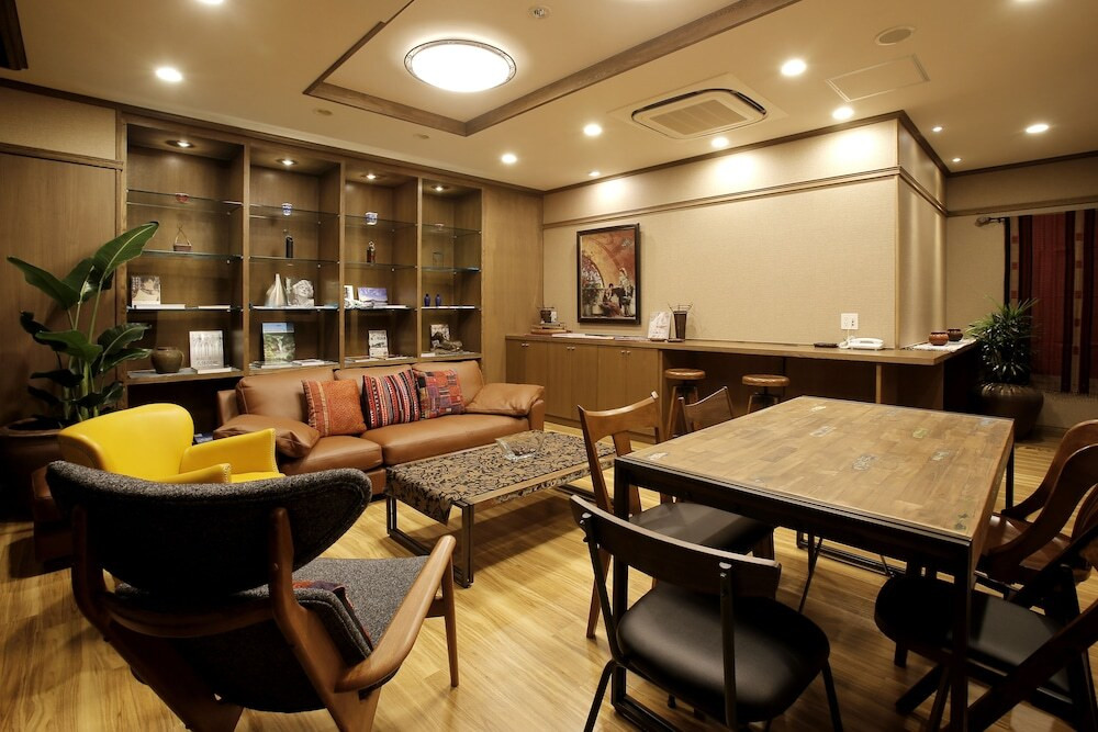 ロビーラウンジ