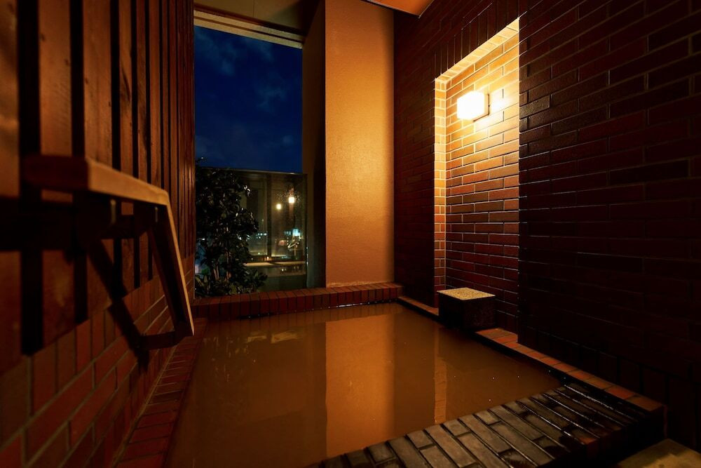 無料貸切風呂／夜の煉瓦風呂