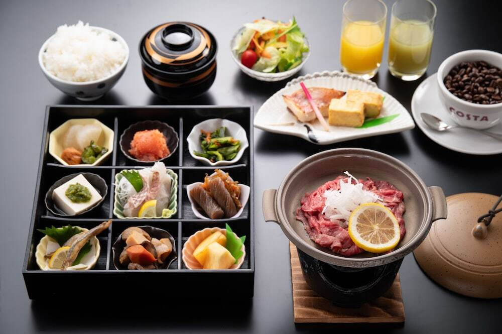 上層階から佐世保港を一望！長崎名物が楽しめる朝食でパワーチャージ3997091