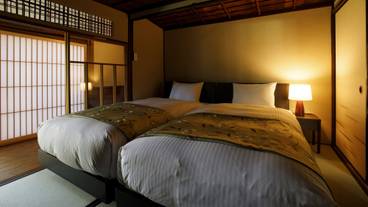 「蒼白い月」の寝室 / 11