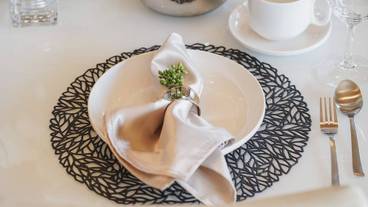 客室内のダイニングエリア / 24