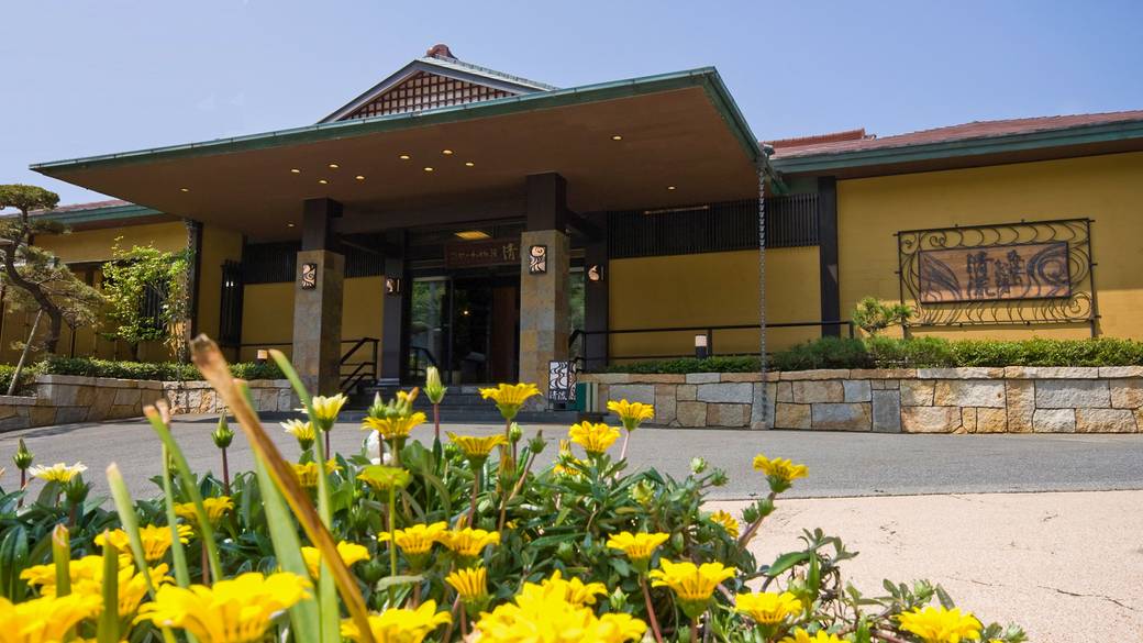 岸壁に佇む宿へ
絶景がお出迎え / 3