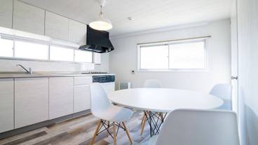 客室内のダイニングエリア / 16