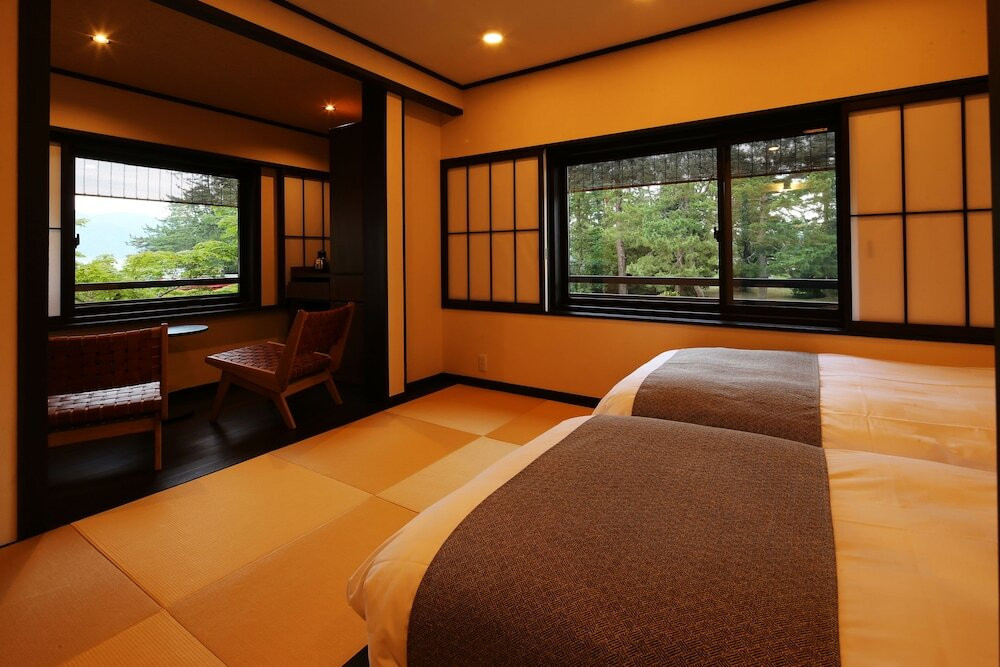 天橋立を眺める庭園付き　和洋室ベッド