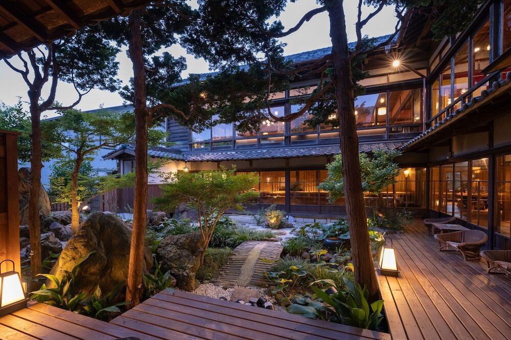 和味の宿 角上楼(ナゴミノヤド カクジョウロウ) / 2