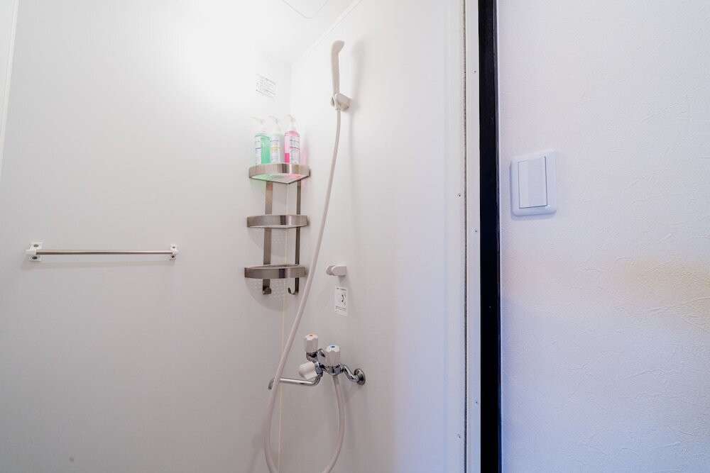 バスルームのシャワー