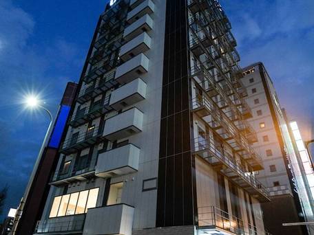 ヴィアイン新大阪正面口 / 1