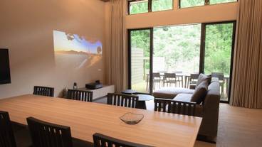 客室内のダイニングエリア / 21