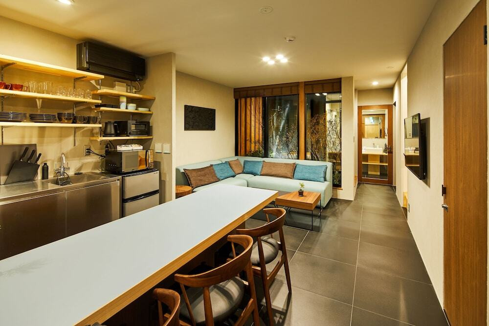 客室内のダイニングエリア