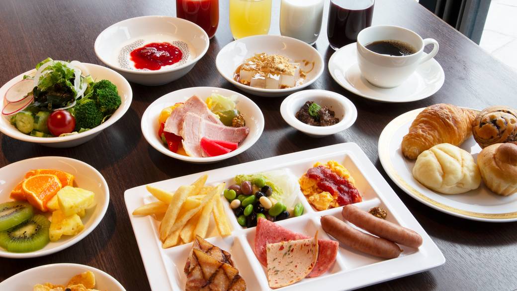伊豆下田の味を楽しむ
ボリューミーな朝食 / 2