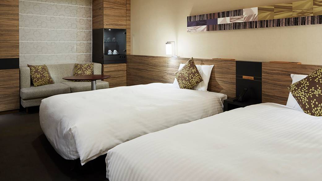 全室「サータ」社製ベッド完備 / 5