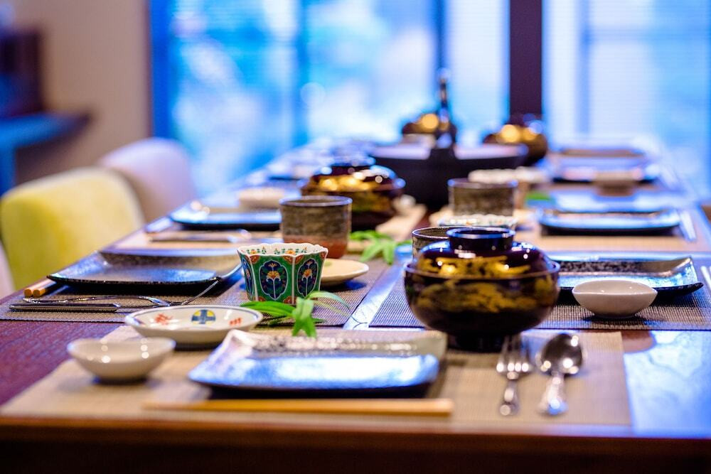 客室内のダイニングエリア