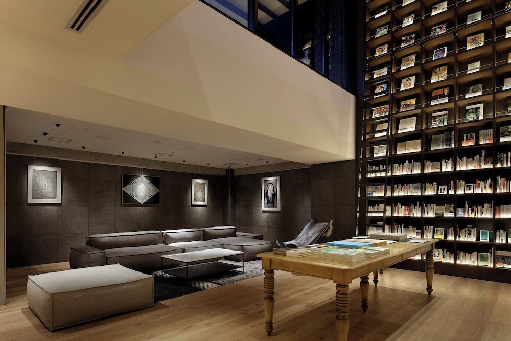 ロビーラウンジ