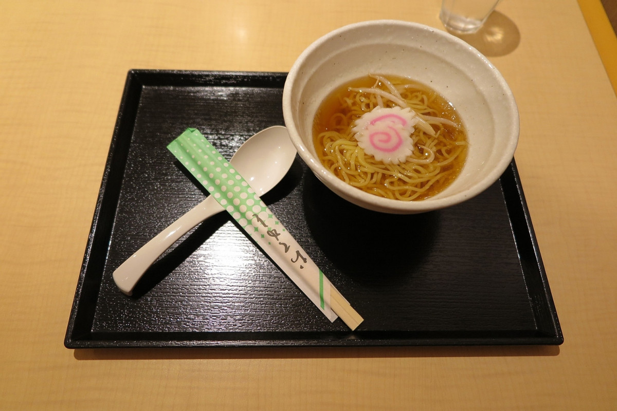 夜食ラーメンです