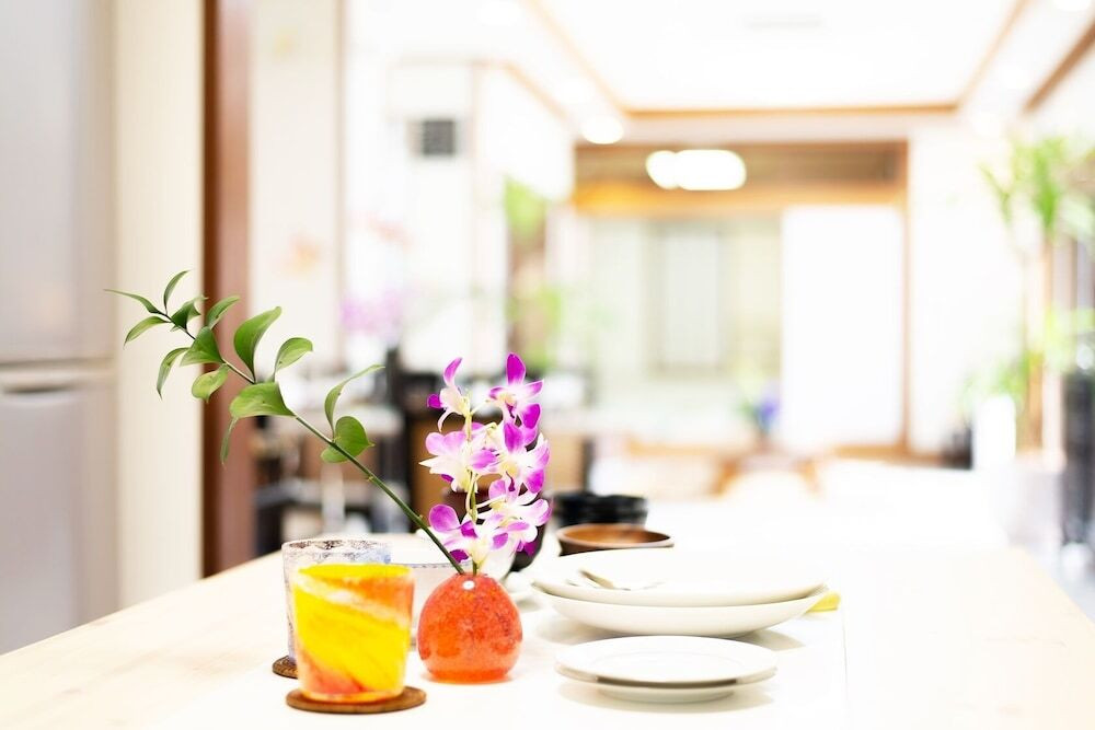 客室内のダイニングエリア