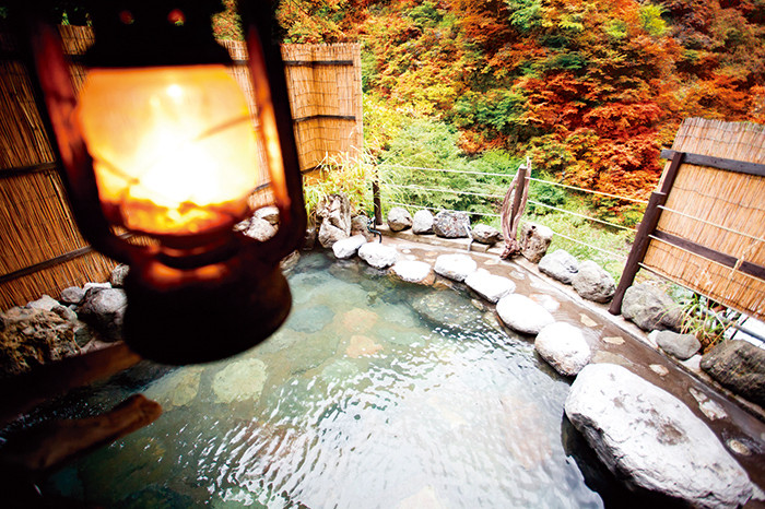 自然と一体になれる安らぎの秘湯「名剣(めいけん)温泉」2112230