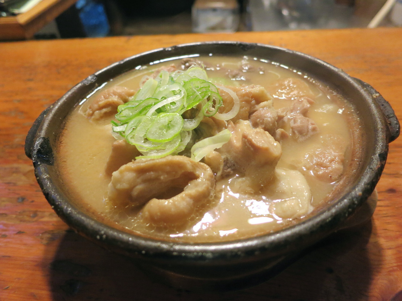 「赤津加」料理 582000 鶏もつ煮込み