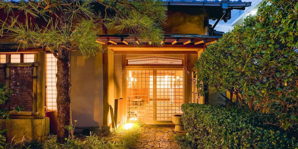 和情緒たっぷりの旅館。ラウンジで大分の味を楽しんで4277278