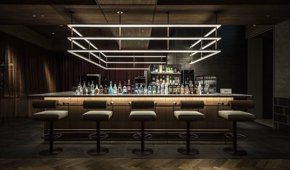 雰囲気のあるバーカウンター / 2