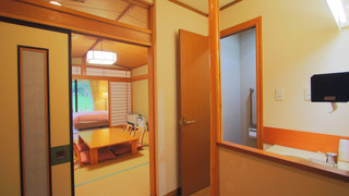 デラックスファミリールーム (102)