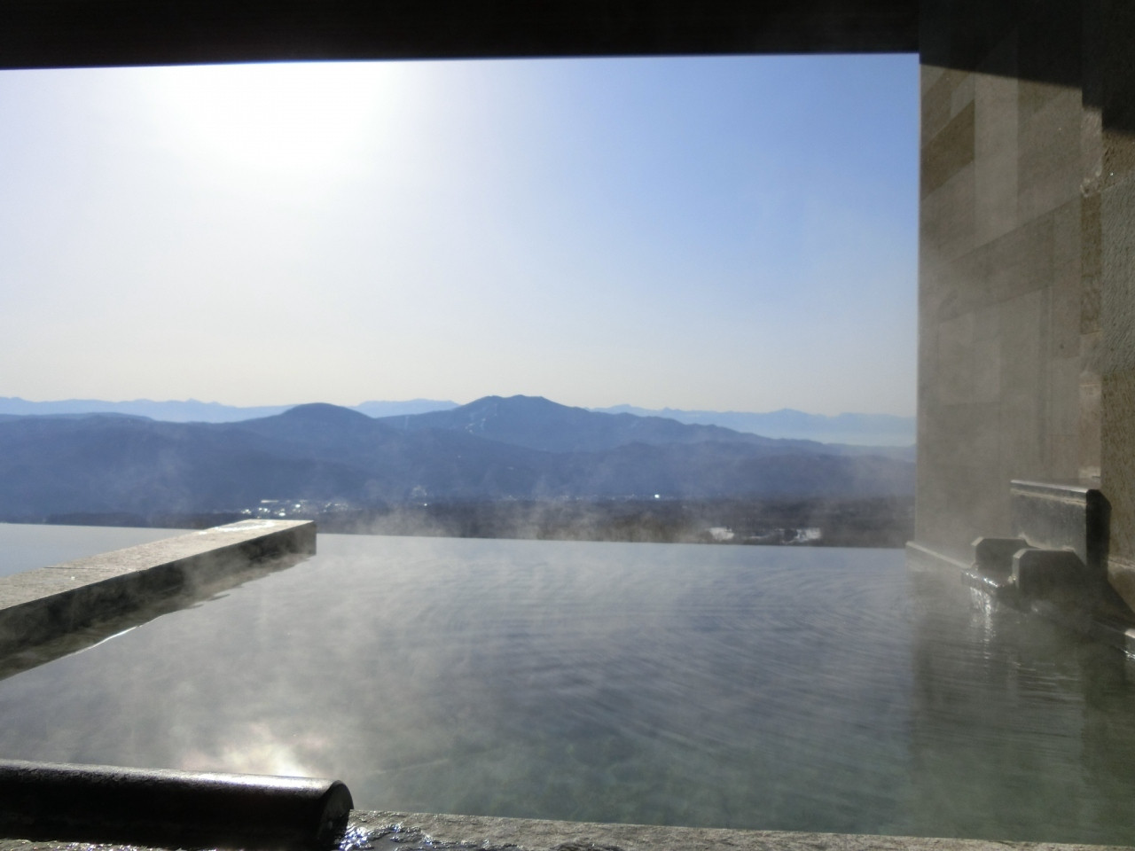 妙高山の中腹に佇む絶景ホテル！非日常気分を楽しんで4284311