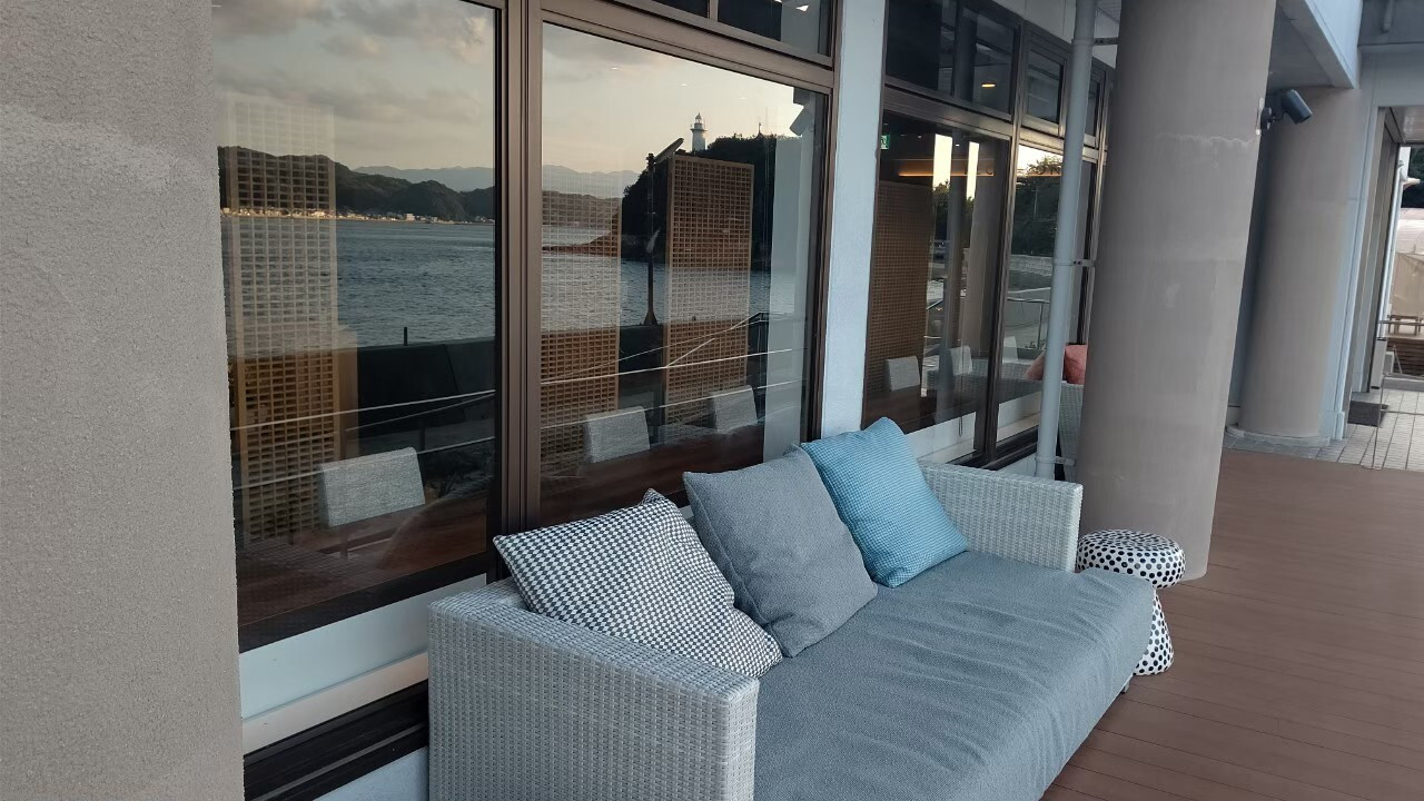 テラス席 ホテルのレストラン