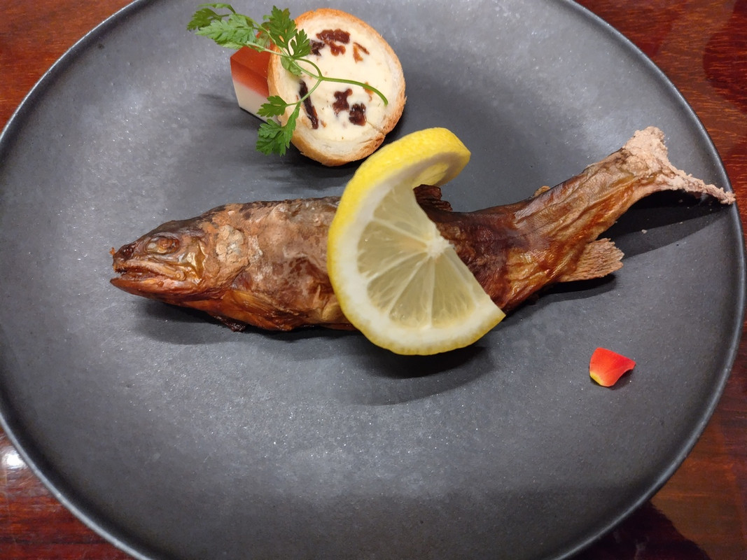 夕食の岩魚のスモーク