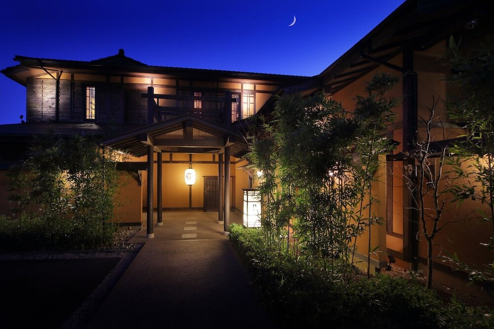 木造りの離れの二階家で、心落ち着く至福のひとときを4025668