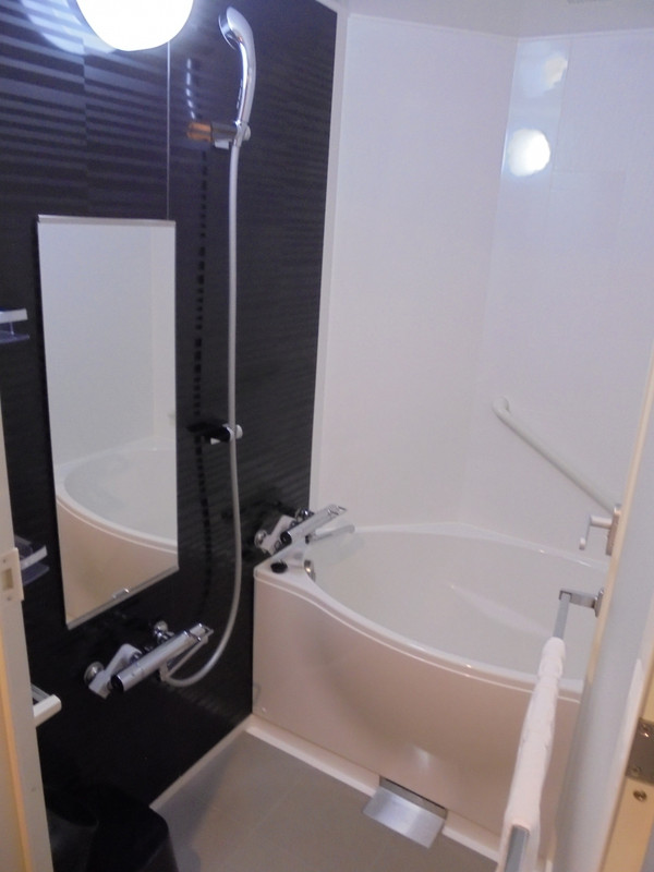 洗い場付き　バスタブは玉子型