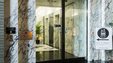 内部エントランス / 2