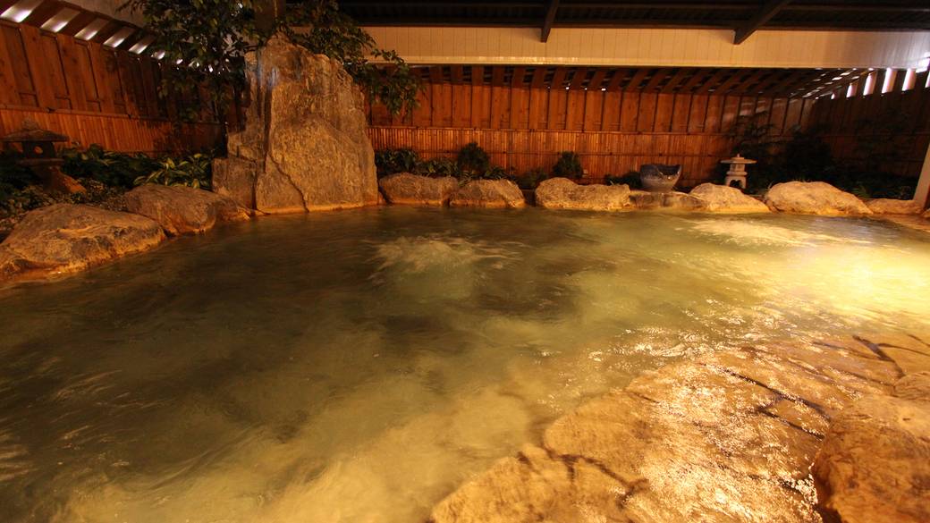 夜の営業時間は16～23時 / 2