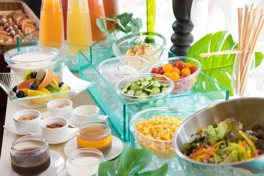 朝食のサラダバーの例