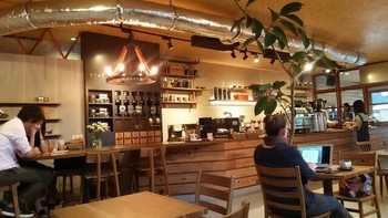 「ネイバーフッドアンドコーヒー 駒沢1丁目店」内観 832147 