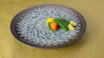 If you go to Yamaguchi, "Fugu" and "onsen" are musts! 3395379