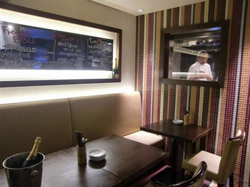 「焼ハマグリル Aoyama」内観 681720 