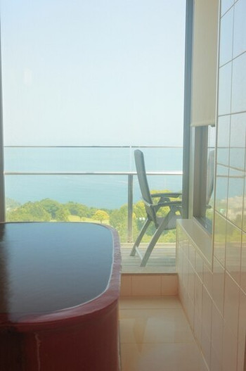 半露天風呂付き。全室スイート仕様のラグジュアリーホテル3646150