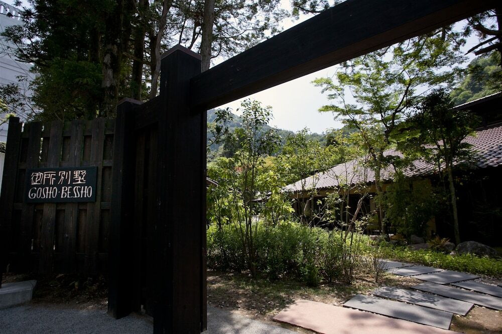 エントランス①