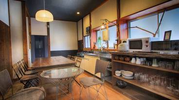 客室内のダイニングエリア / 4