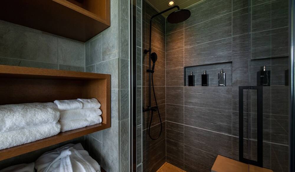 シャワールーム / 4