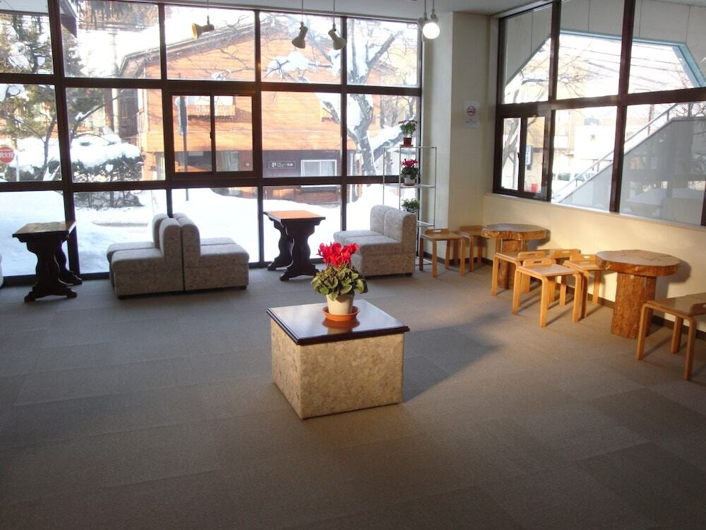 ロビーラウンジ