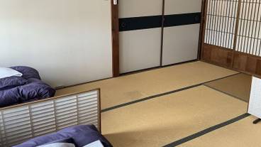 客室 / 8