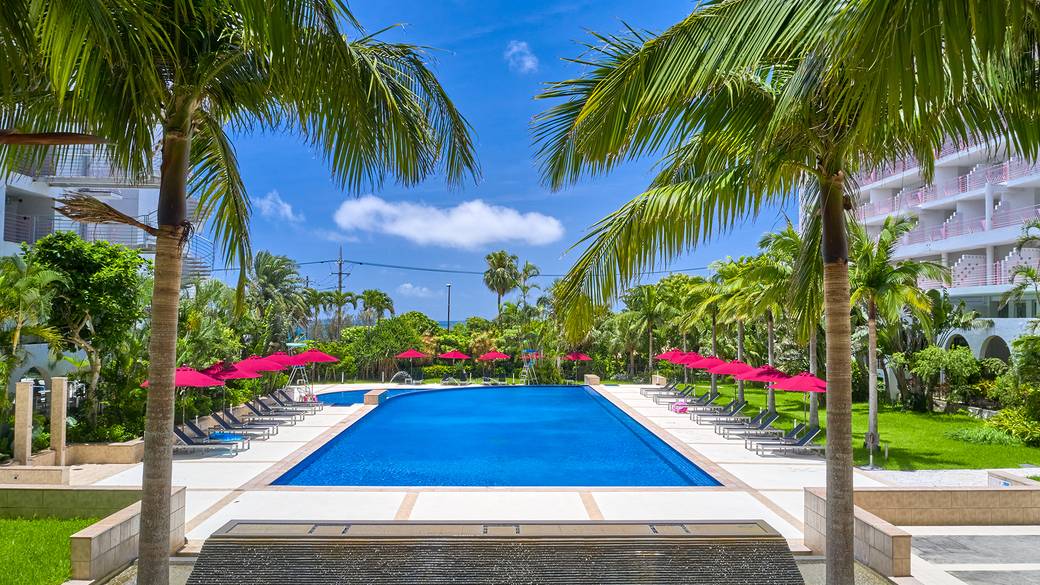 中庭にあるガーデンプール / 1