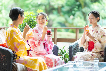 onsen trip, yukata, girls trip