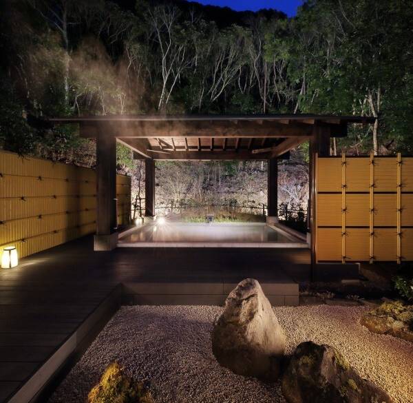 貸切露天風呂で
星空を眺める至福のとき / 2