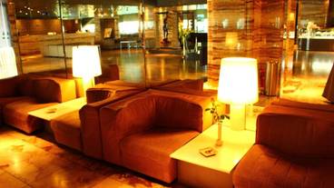 ロビーラウンジ / 12