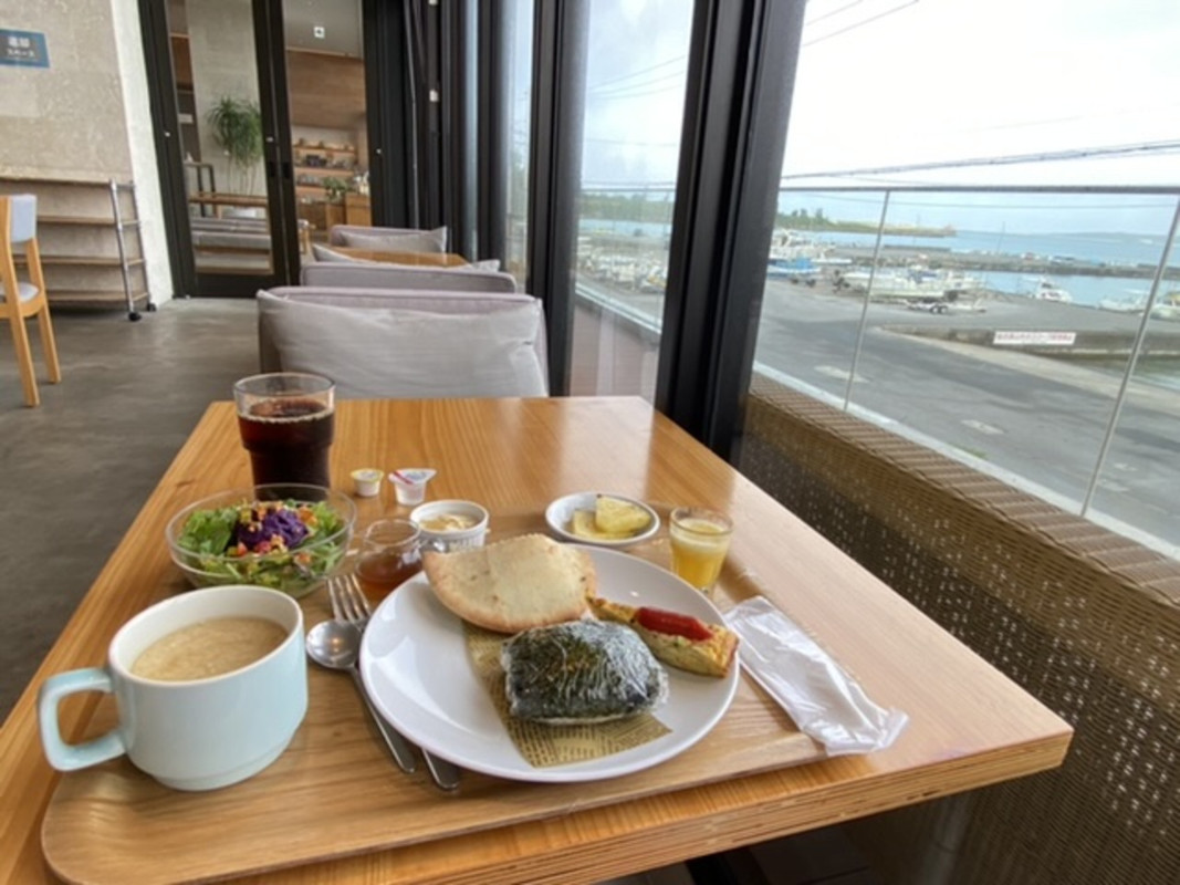 朝食