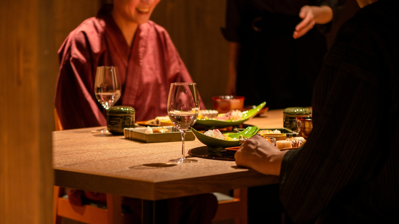 プールで体を動かし、フィンランド式サウナでととのう。3658624