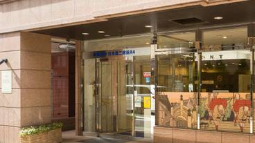 施設の入り口 / 4